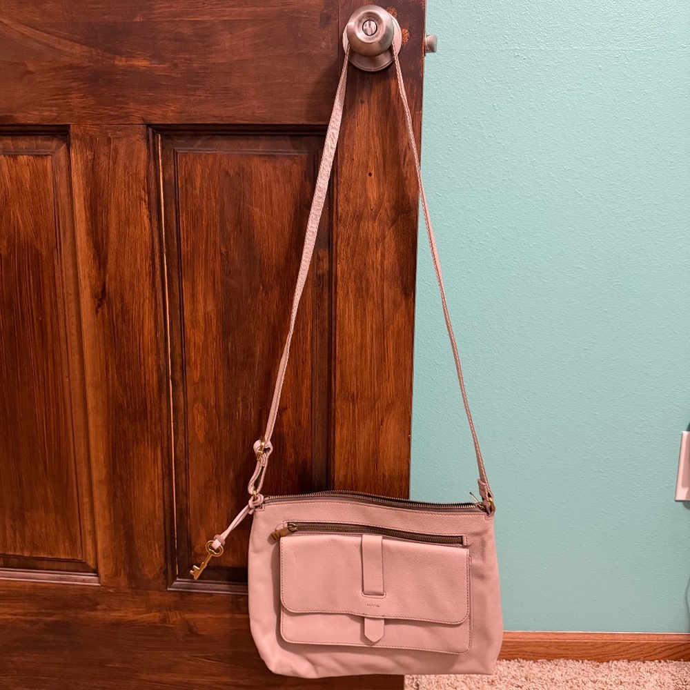👜 Fossil Neutral Pebbled Leather Crossbody Bag